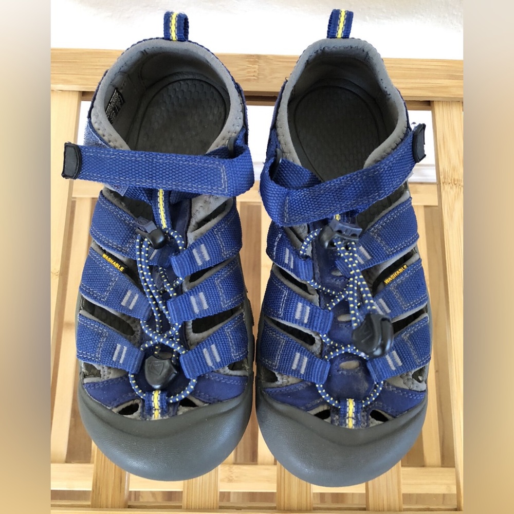 KEEN | Newport H2 Blue Depths/Gargoyle Closed Toe Water Sandal